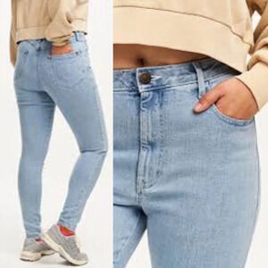 Lucy & Yak Organic Denim Soho Jean in Light Wash Blue Plus Size 26R